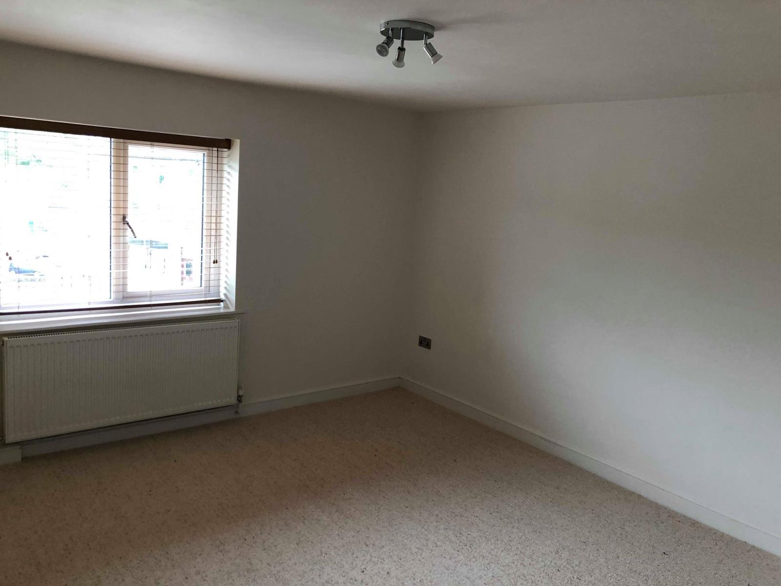 Apartment 3 The Oakes, Holmfirth, HD9 3TX