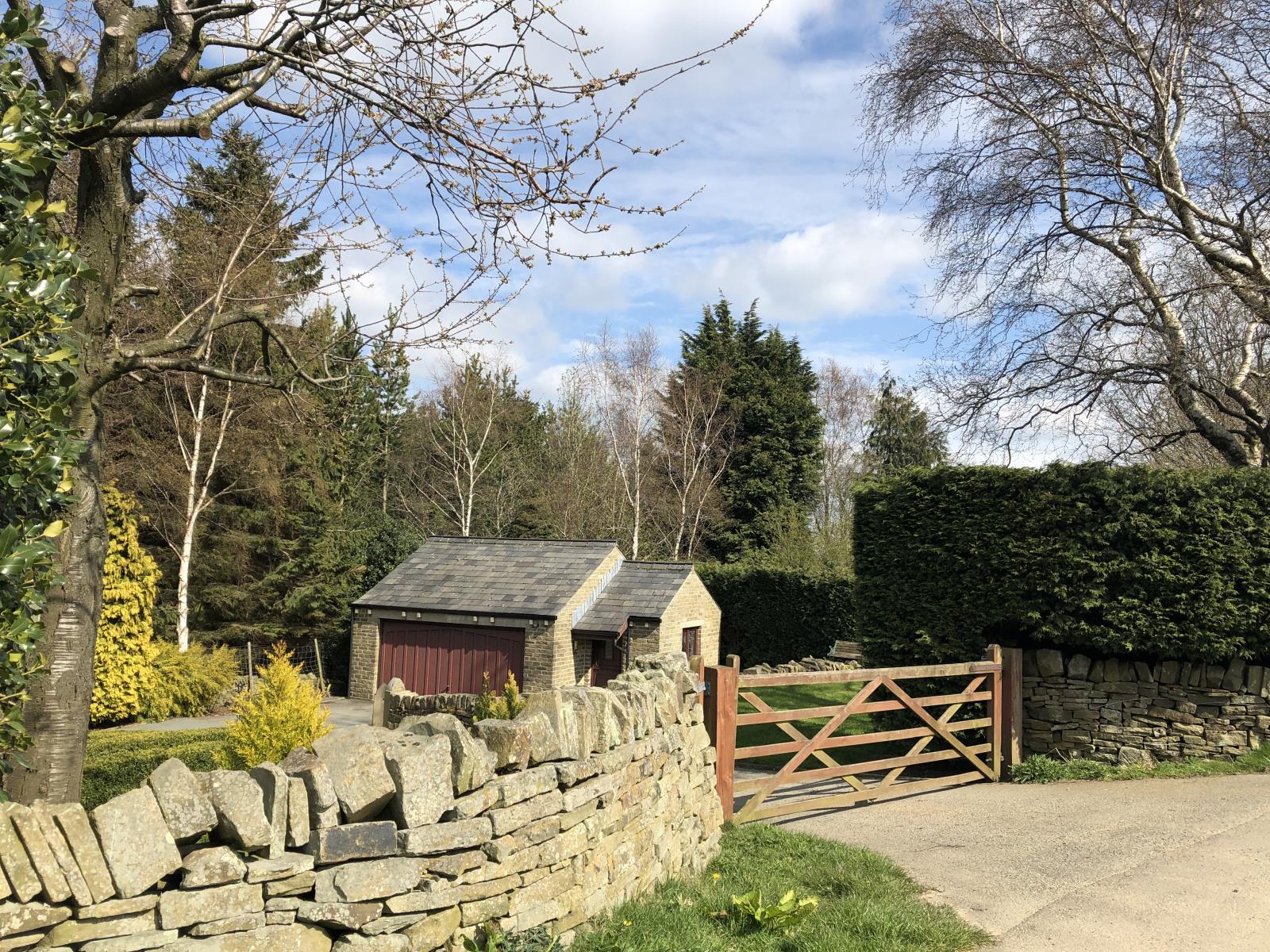 Melbourne Cottage, Hill Lane, Upperthong, HD9 3UY