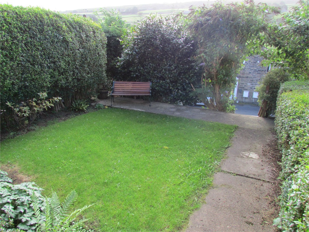 6 Fairfields Road, Hinchliffe Mill, Holmfirth, HD9 2NP