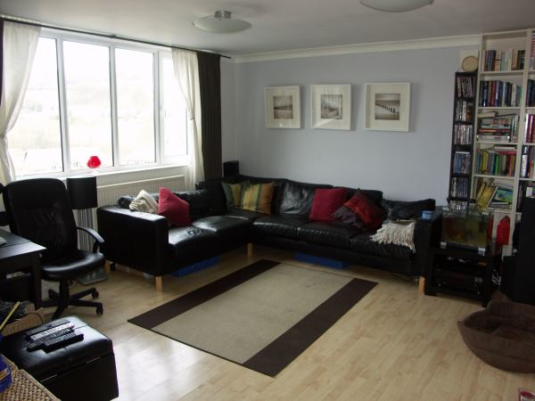 142 Royds Avenue, New Mill, Holmfirth, HD9 1LL