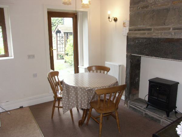 107 Mill Moor Road, Meltham, HD9 5JB