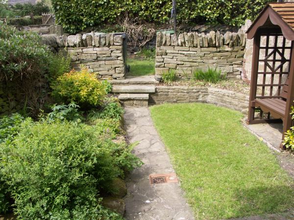 107 Mill Moor Road, Meltham, HD9 5JB
