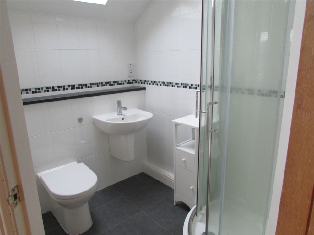 Apt 7 The Oaks, Huddersfield Road, Thongsbridge, Holmfirth HD9