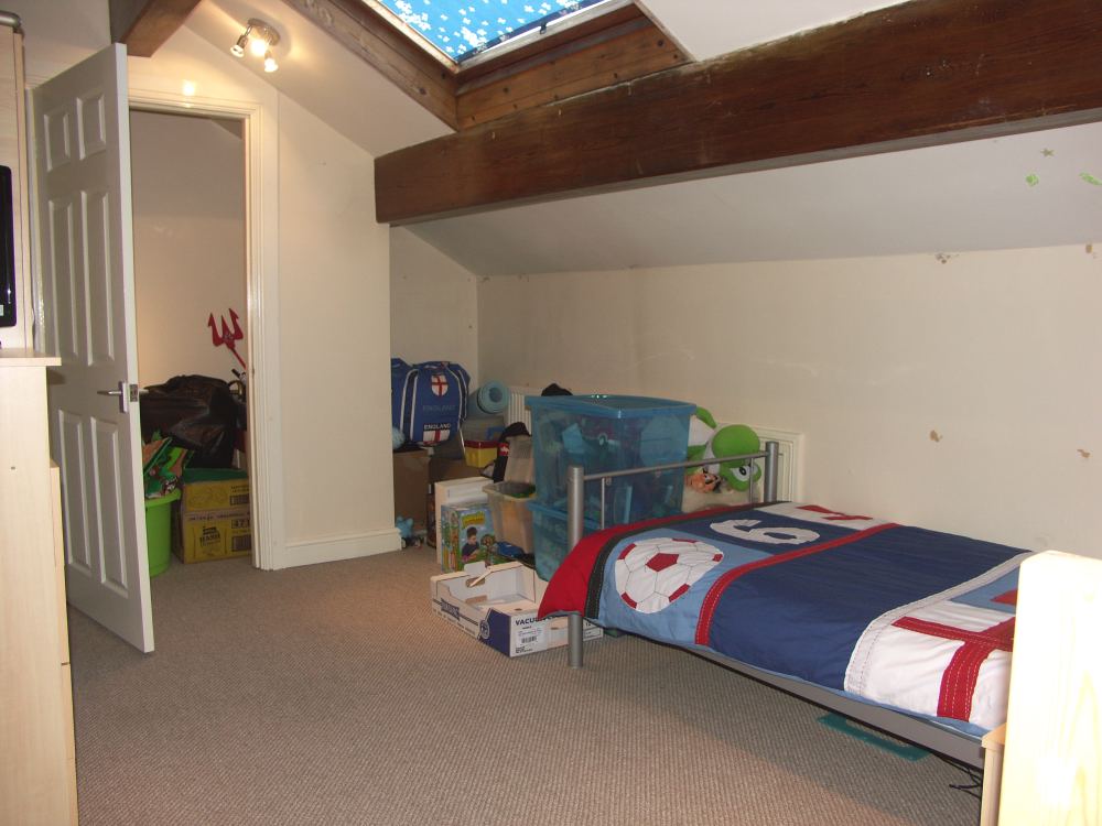 10 Bradshaw Road, Honley