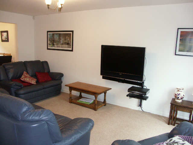 5 Thistle Heights, Huddersfield, HD8 0GN