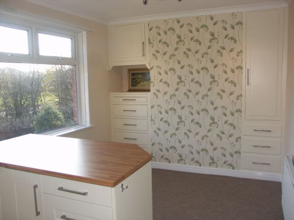 127 Meltham Road, Huddersfield HD4 7BG