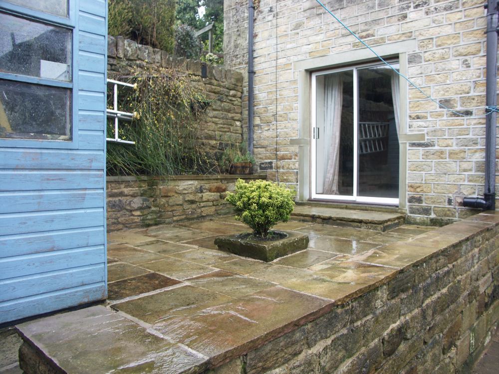 22 St Georges Road, Scholes, Holmfirth, HD9 1UQ