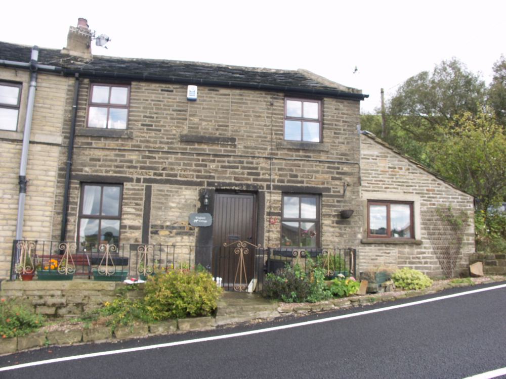 271 Dunford Road, Holmfirth, HD9 2RR