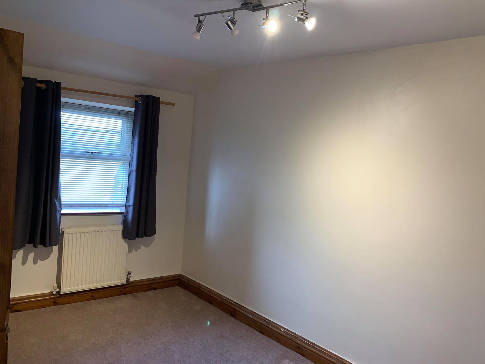 271 Dunford Road, Holmfirth, HD9 2RR
