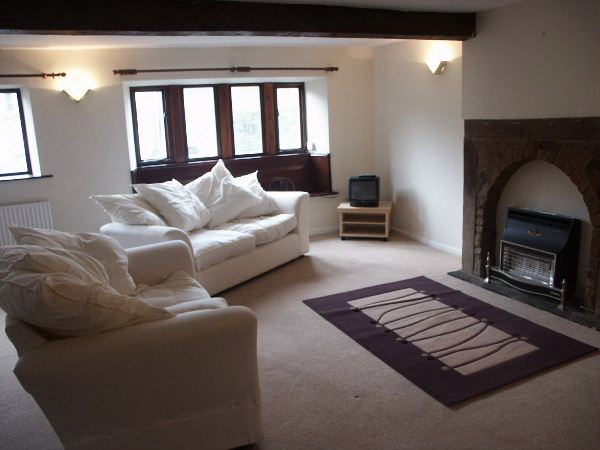 10 Scar Fold, Holmfirth, HD9 2JN