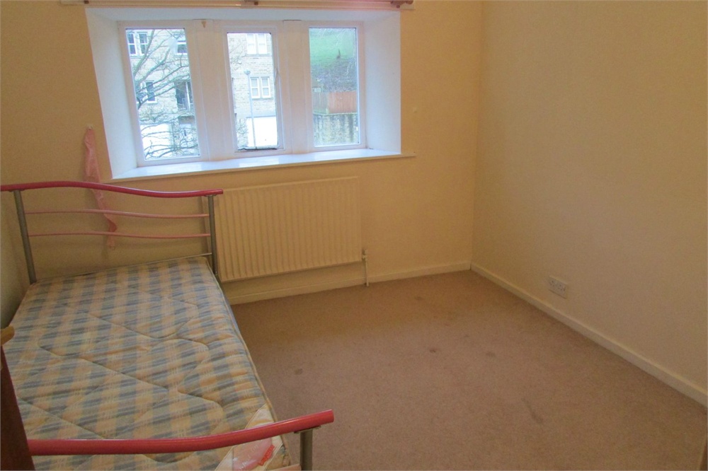 10 Scar Fold, Holmfirth, HD9 2JN