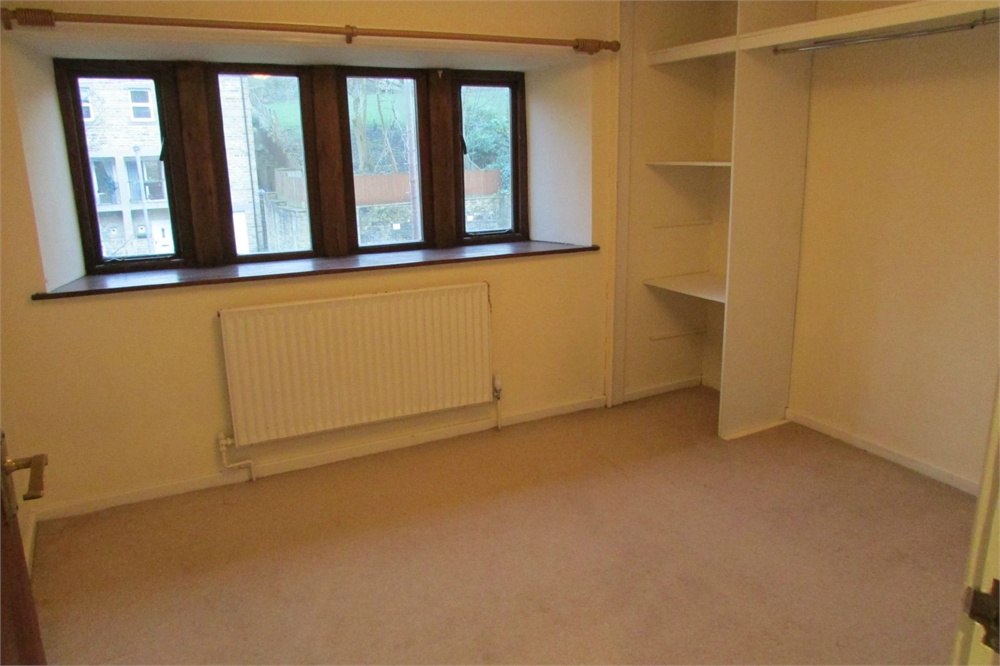 10 Scar Fold, Holmfirth, HD9 2JN