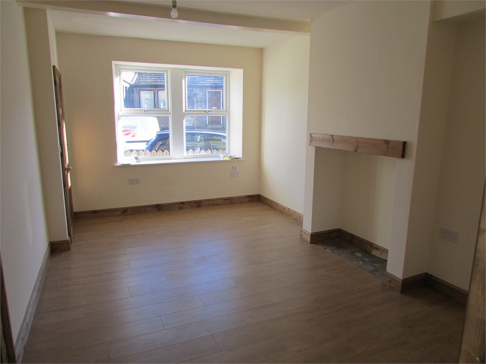 134 Woodhead Road, Holmfirth, HD9 2NL