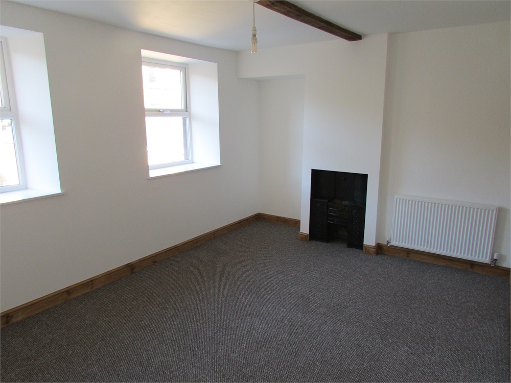 134 Woodhead Road, Holmfirth, HD9 2NL
