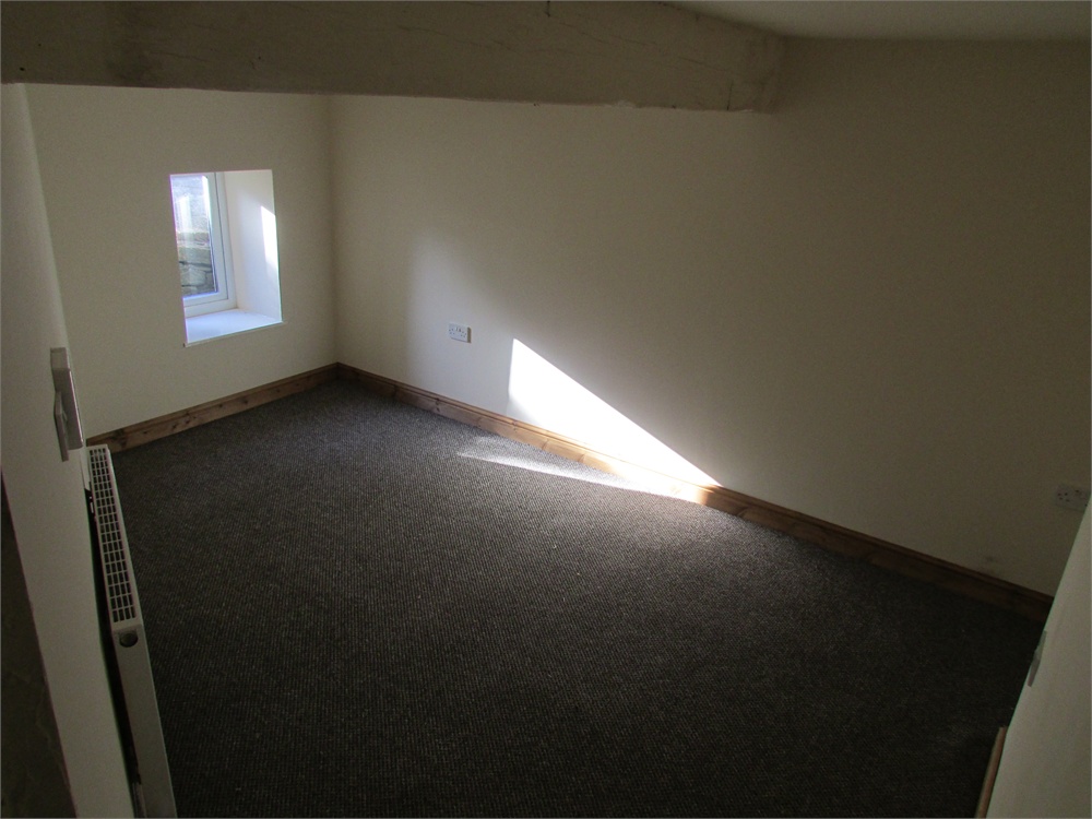 134 Woodhead Road, Holmfirth, HD9 2NL