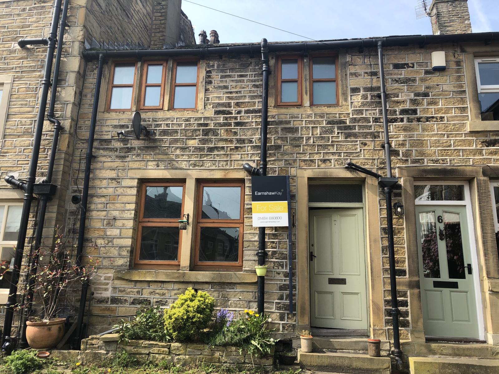 The Exchange, Honley HD9