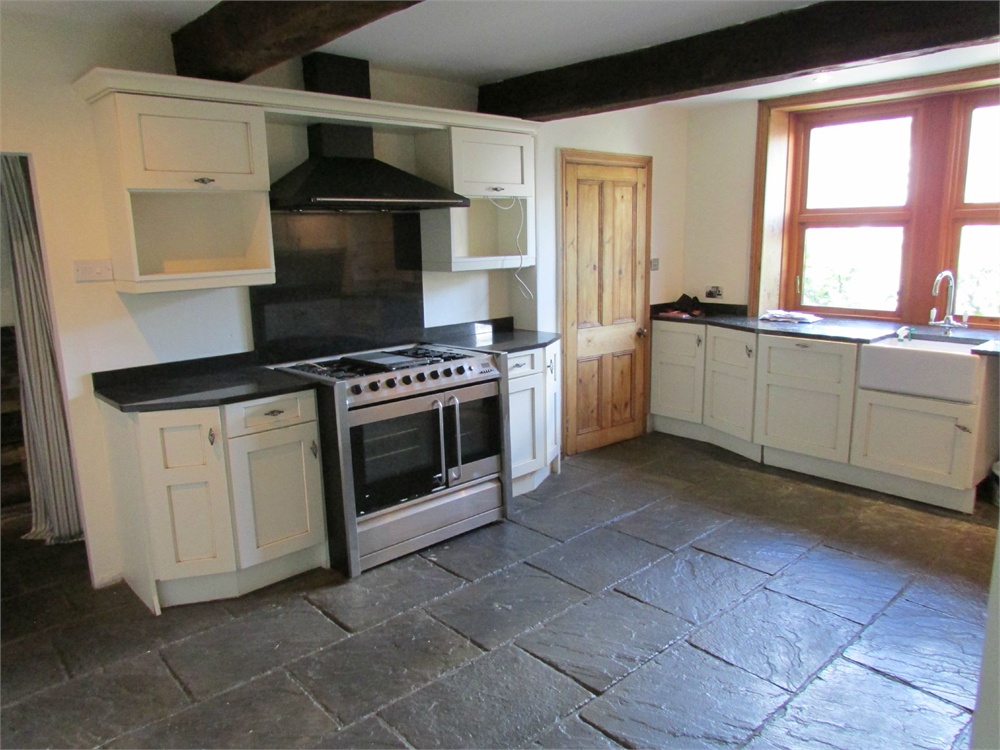The Exchange, Honley HD9