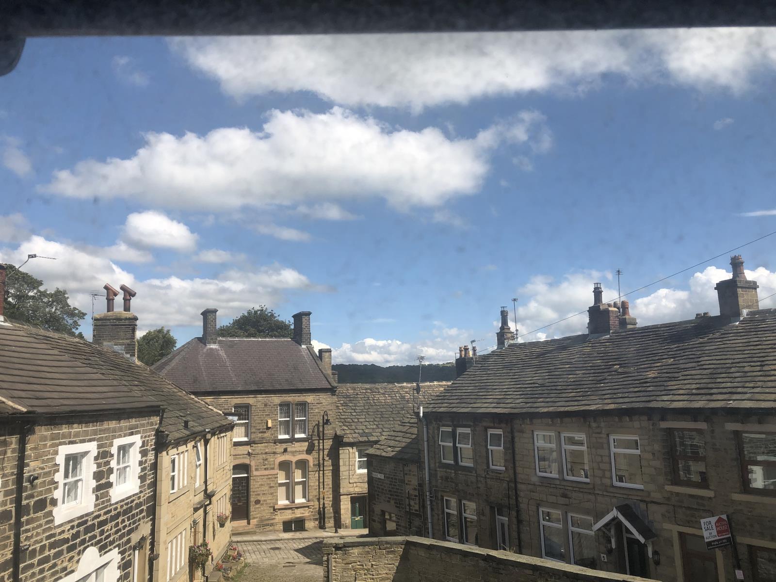 The Exchange, Honley HD9