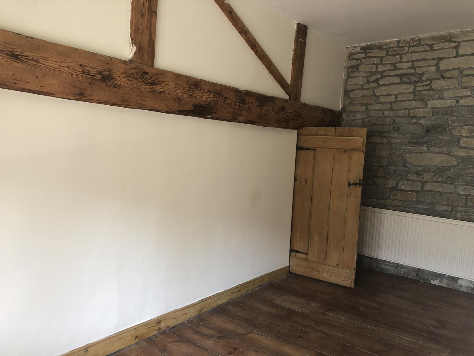 The Exchange, Honley HD9