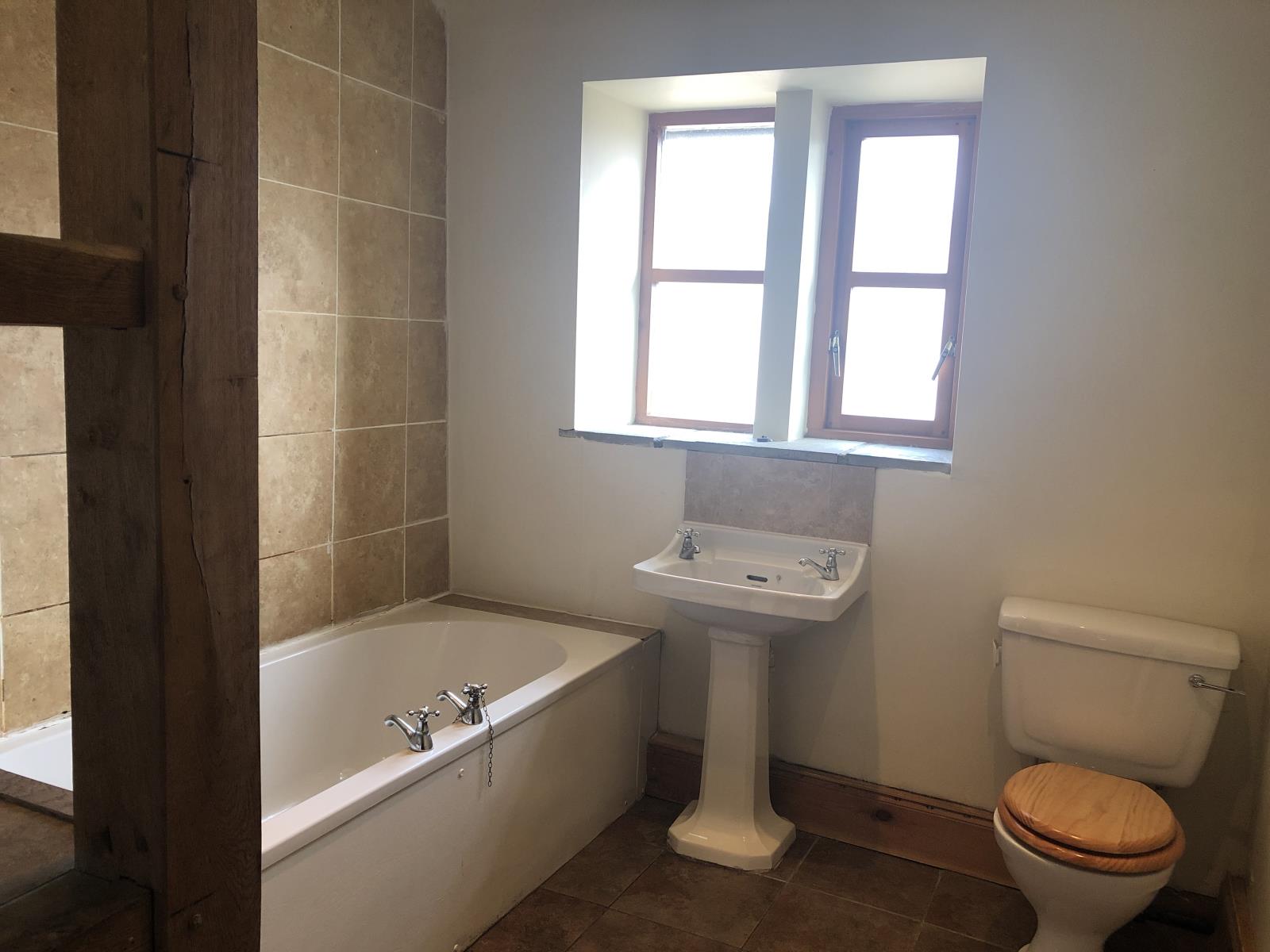 The Exchange, Honley HD9