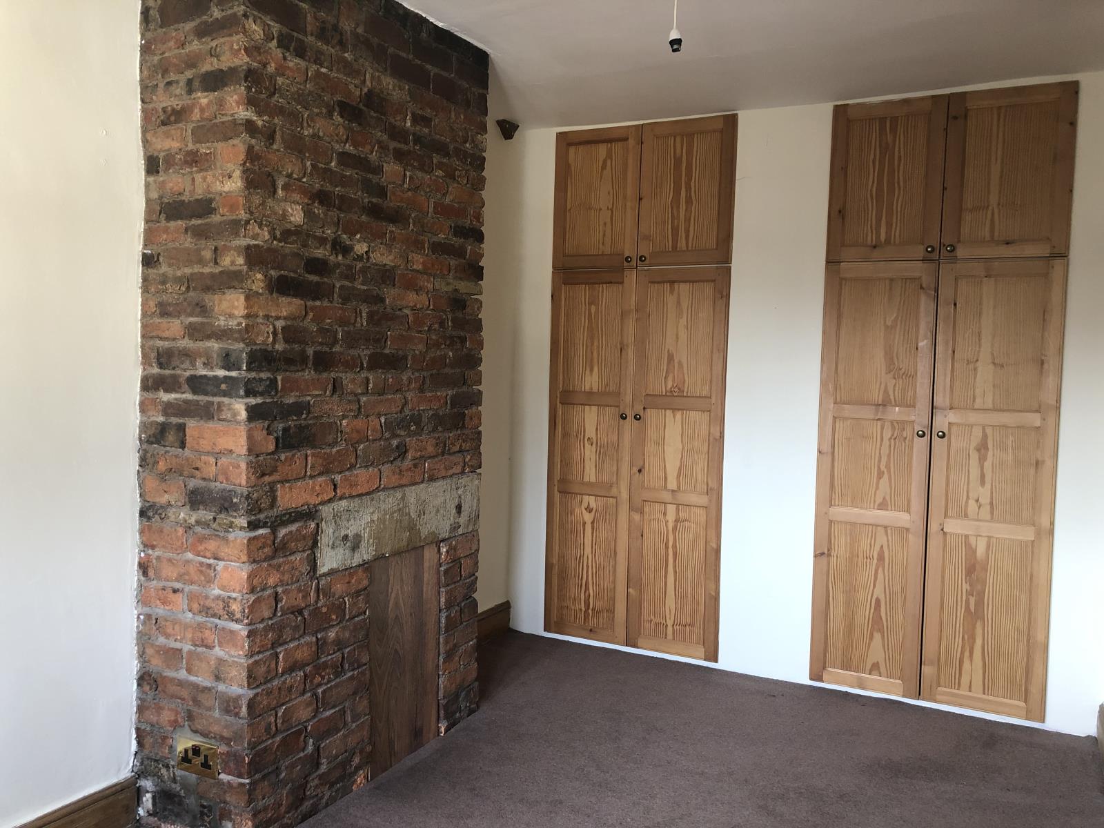 The Exchange, Honley HD9