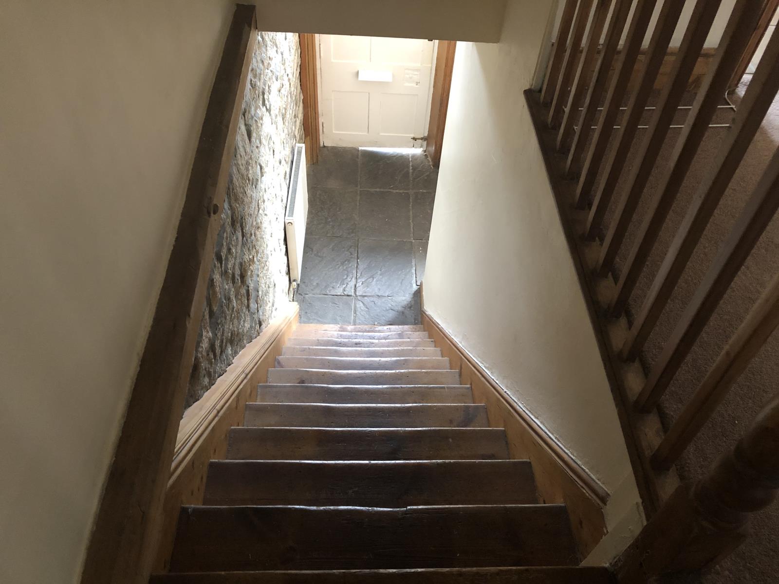 The Exchange, Honley HD9