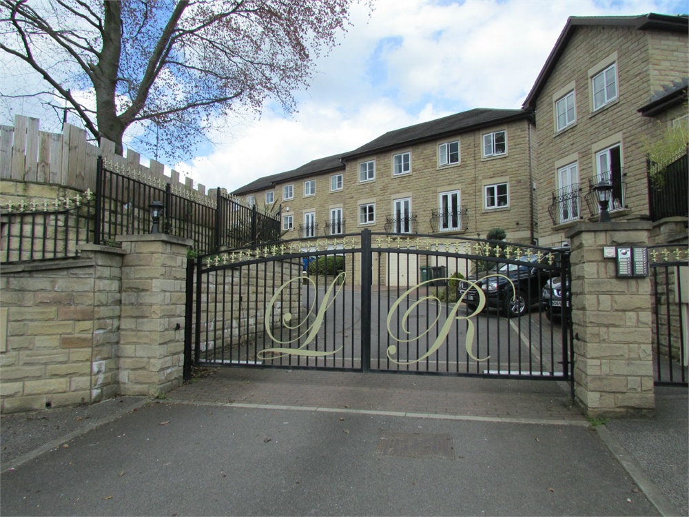 14 Lower Royd, Holmfirth