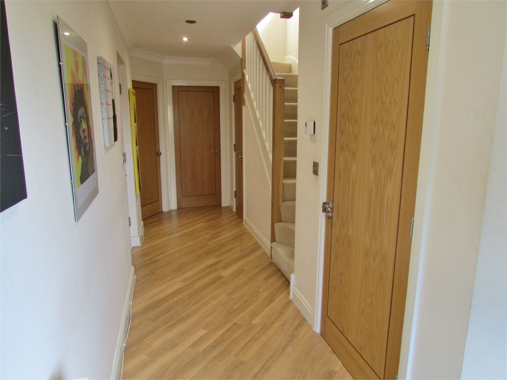 14 Lower Royd, Holmfirth