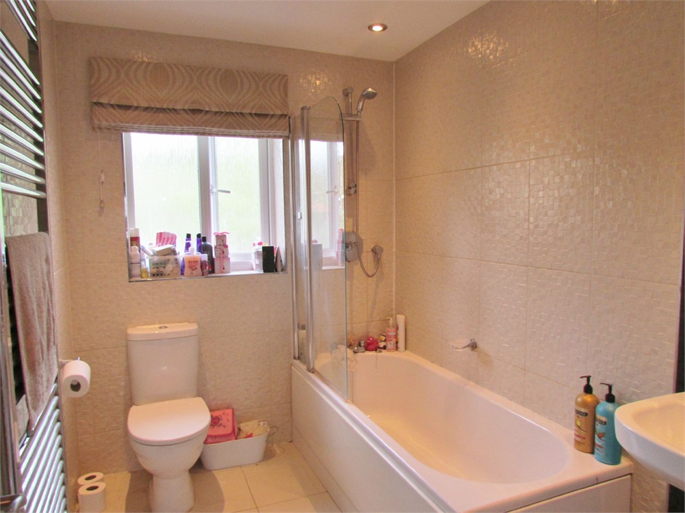 14 Lower Royd, Holmfirth