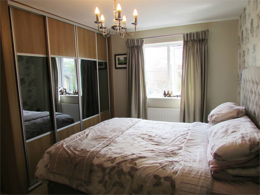 14 Lower Royd, Holmfirth