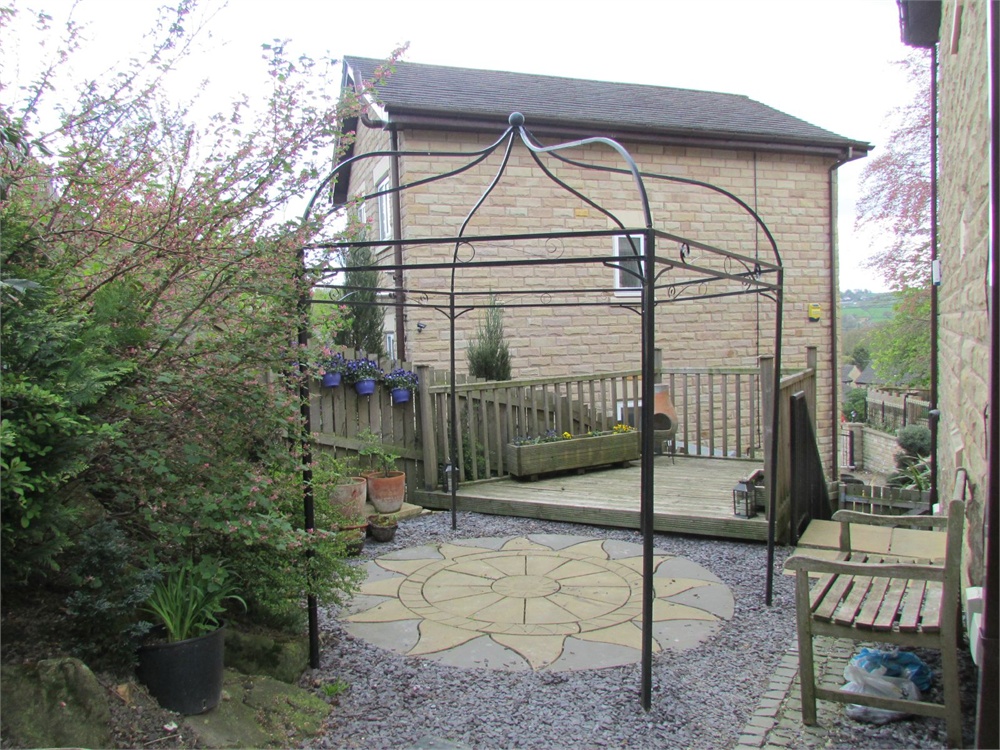 14 Lower Royd, Holmfirth