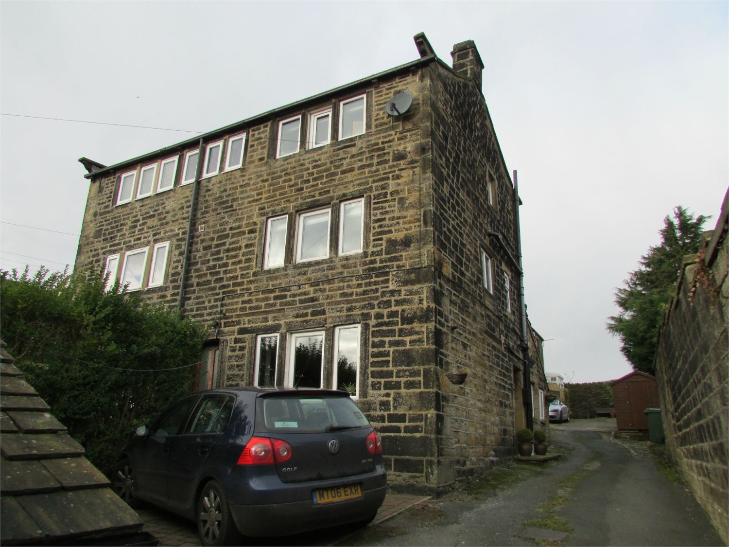 Paris, Holmfirth
