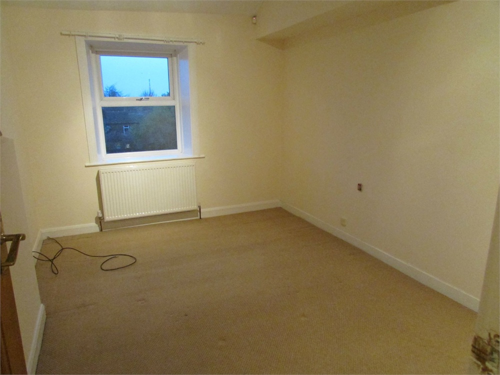 83 Lane Head Road, Shepley