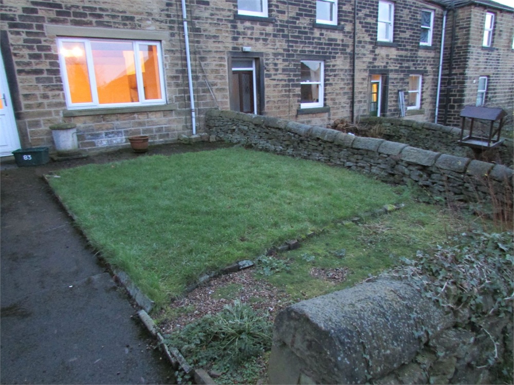 83 Lane Head Road, Shepley