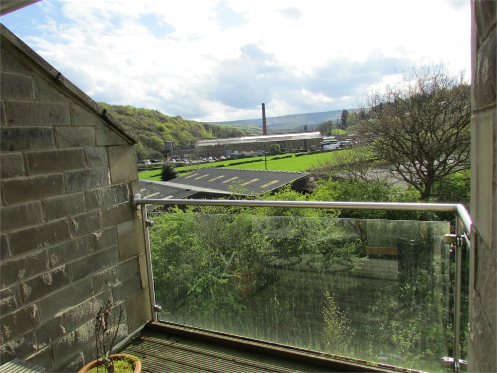 24A Victoria Mills, Holmfirth, HD9 2TP