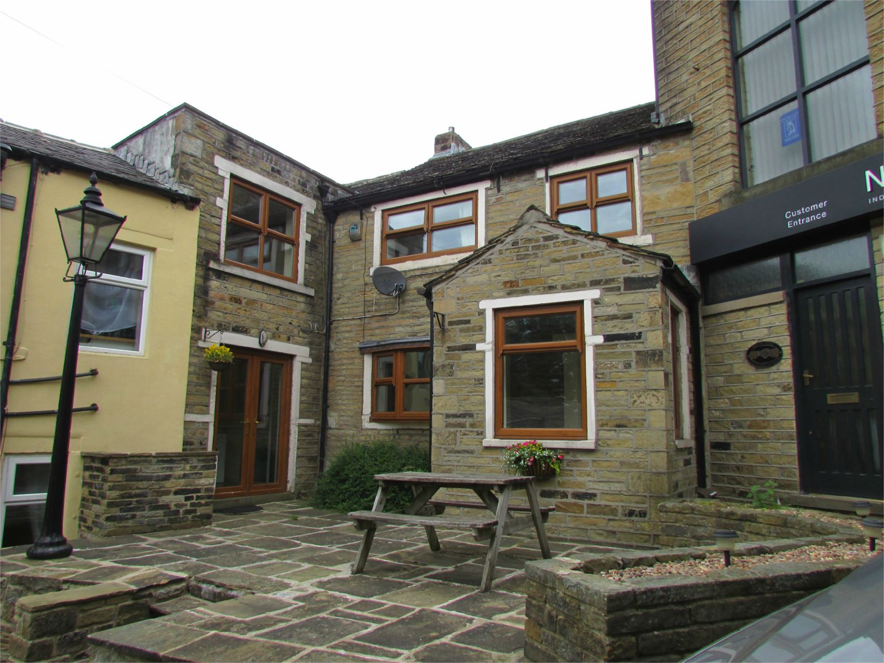 North Road, Huddersfield