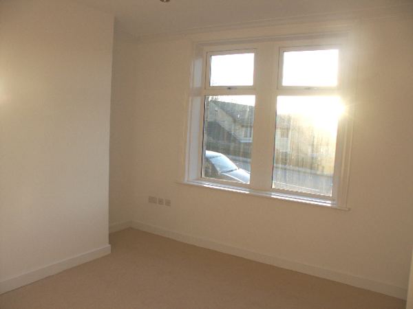 69 Wakefield Road, Huddersfield, HD8 0BG