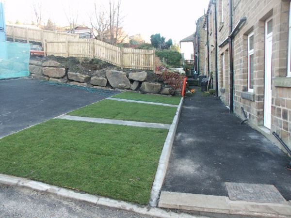69 Wakefield Road, Huddersfield, HD8 0BG