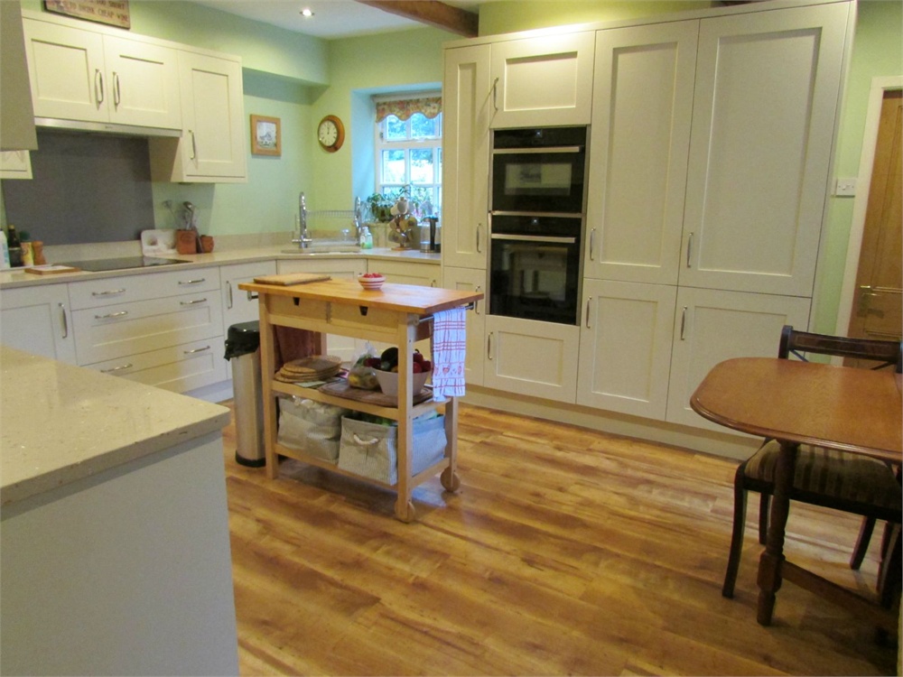 2 Timinets, Honley