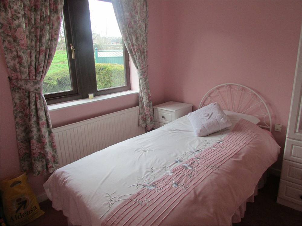 14 Mile End, Meltham