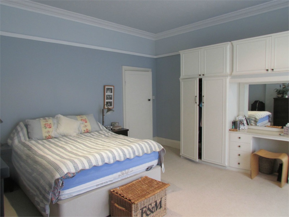 Far Bank House, 62 Far Banks, Honley HD9 6NW