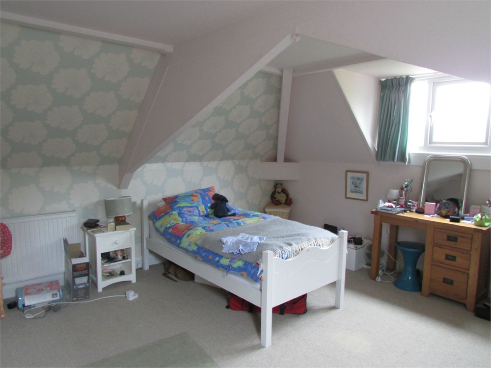 Far Bank House, 62 Far Banks, Honley HD9 6NW