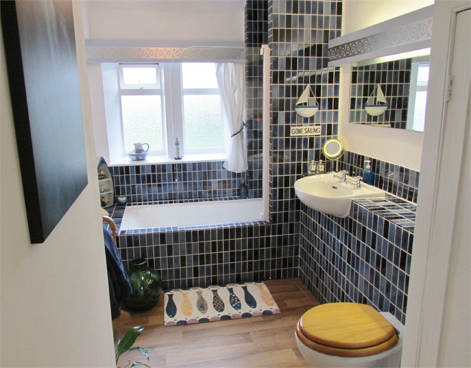 90-92 Totties Lane, Holmfirth HD9 1UJ