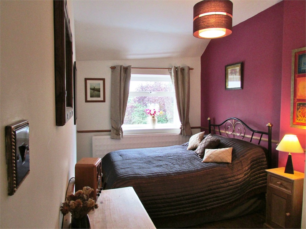 90-92 Totties Lane, Holmfirth HD9 1UJ