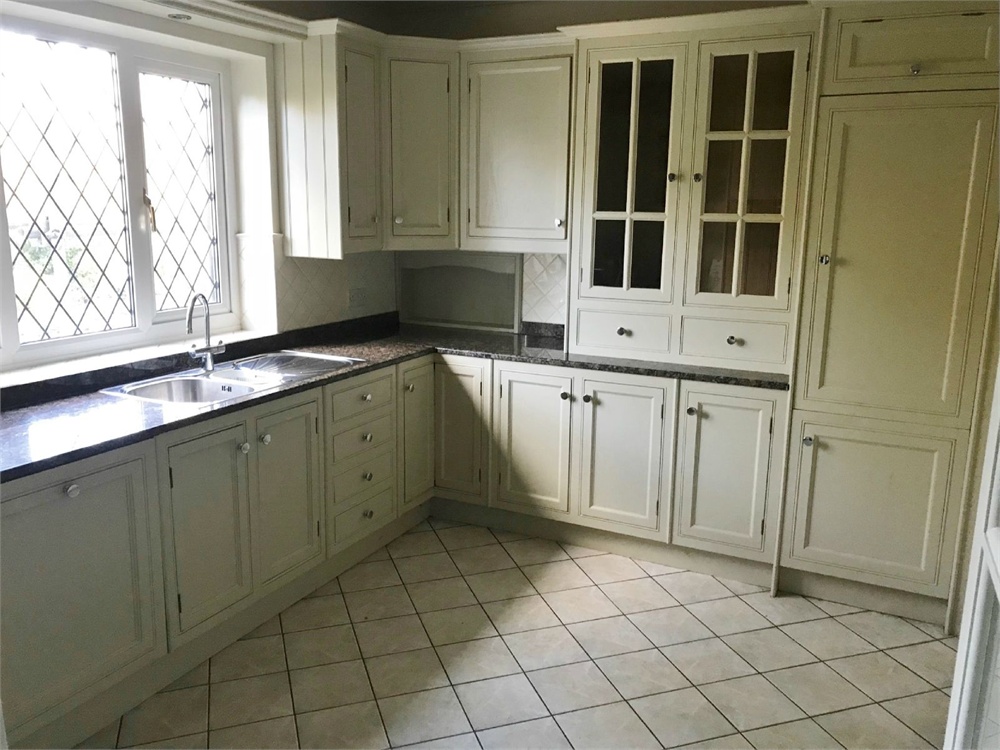 330 Birkby Road, Birkby, Huddersfield, HD2 2DB