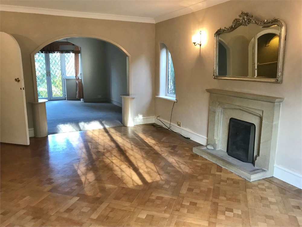 330 Birkby Road, Birkby, Huddersfield, HD2 2DB