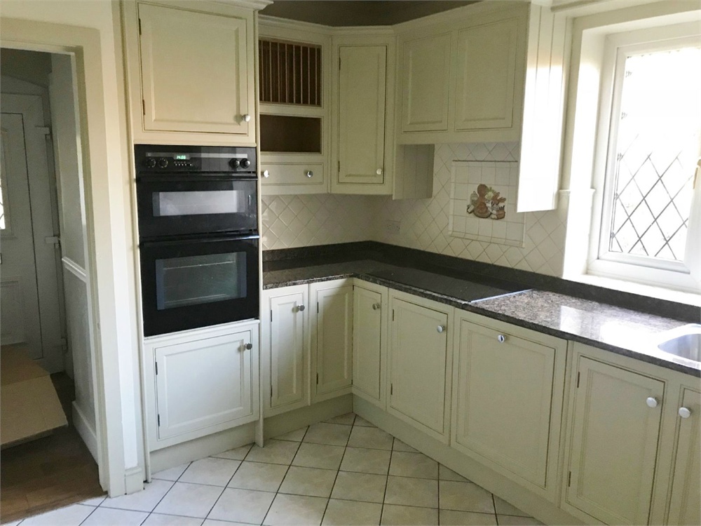 330 Birkby Road, Birkby, Huddersfield, HD2 2DB