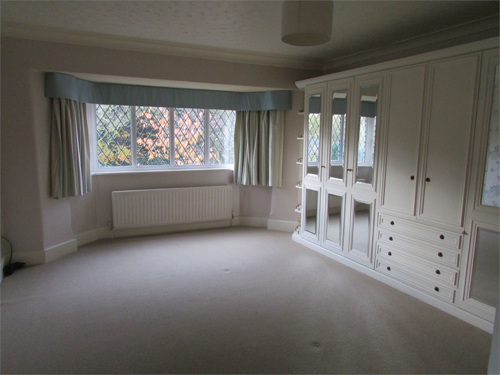 330 Birkby Road, Birkby, Huddersfield, HD2 2DB