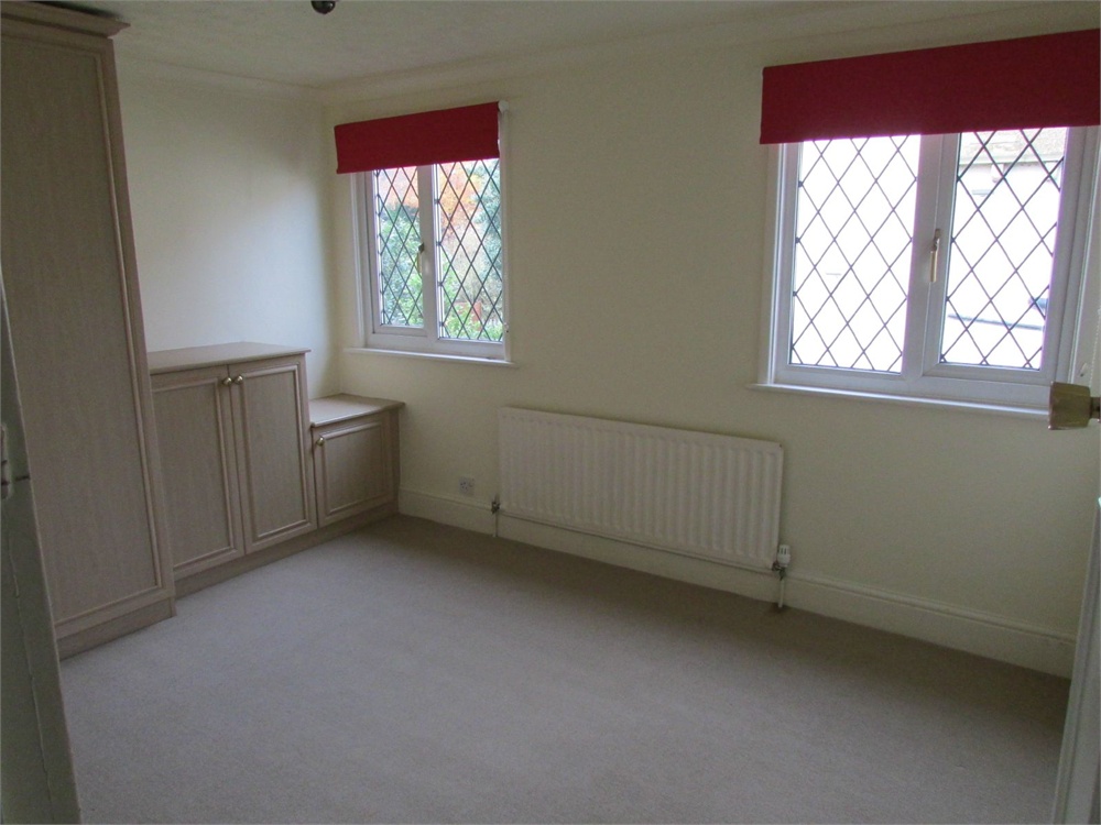 330 Birkby Road, Birkby, Huddersfield, HD2 2DB