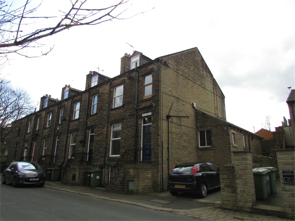 40 Far Banks Honley, Holmfirth, HD9 6NW
